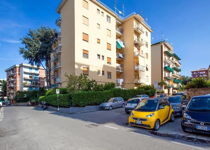 Vhome Bed and Breakfast 4*