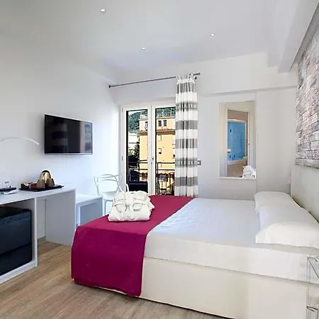 Vhome فندق مبيت وإفطار 4*