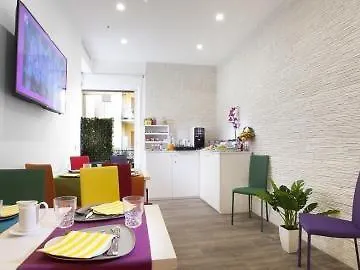 Vhome فندق مبيت وإفطار