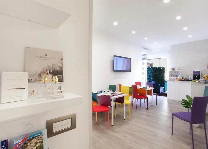 Vhome Bed & Breakfast 4*